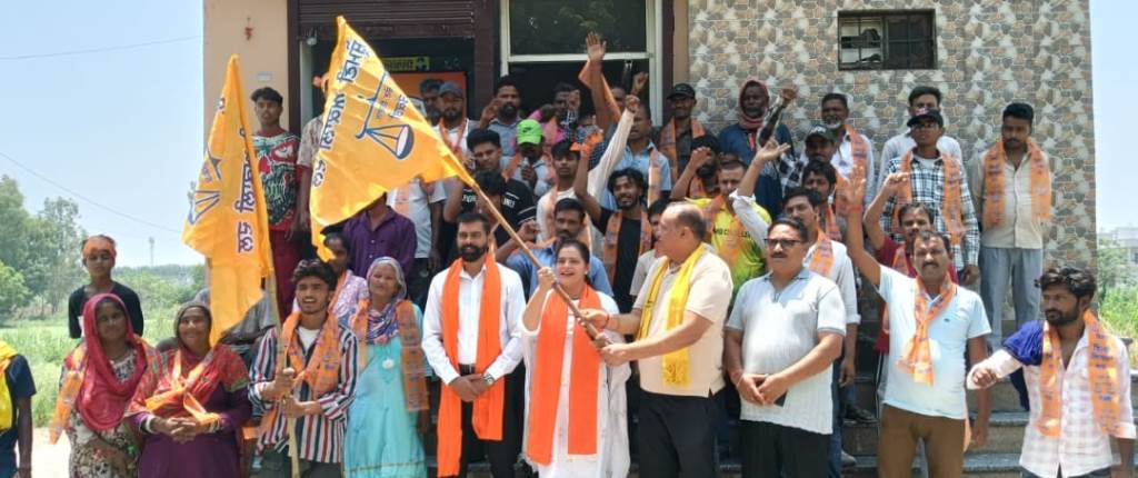 Major Setback for AAP in Hoshiarpur Councilor Advocate Manjit Kaur Joins Shiromani Akali Dal with Associates